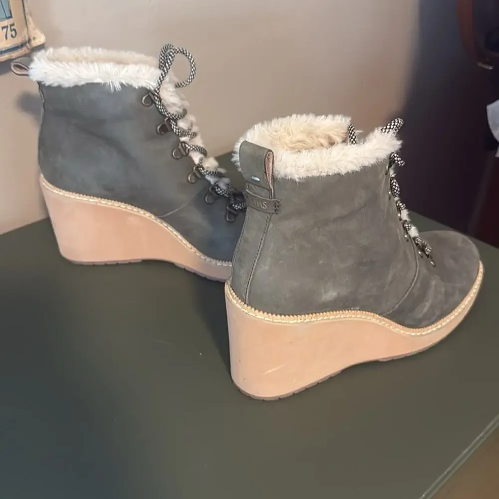 TOMS Melrose Wedge Ankle Boots Womens 9 Olive Green Nubuck Leather Booties